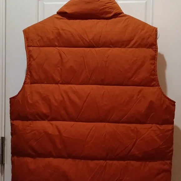 Lands End Men's Down Vest. - Picture 4 of 9
